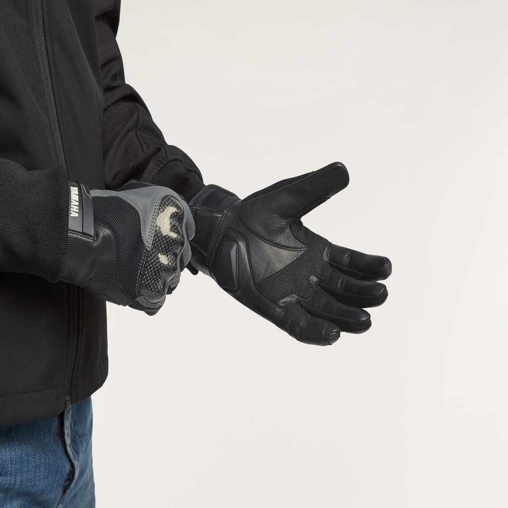QMA-26HN1-B1-0L-26-HN-men-riding-glove-summer-EU-Studio-002.jpg